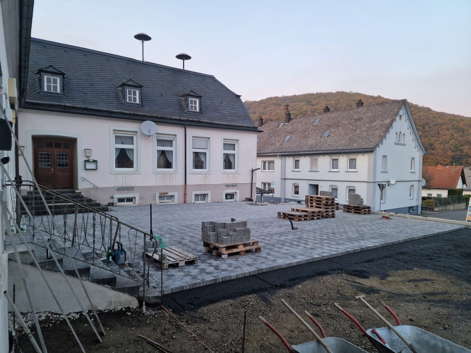 Arbeitseinsatz Alter Schulhof Siesbach